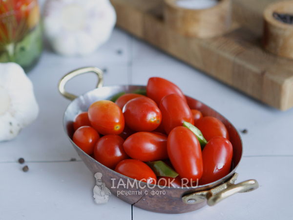 Малосольные помидоры черри в банке, рецепт с фото
