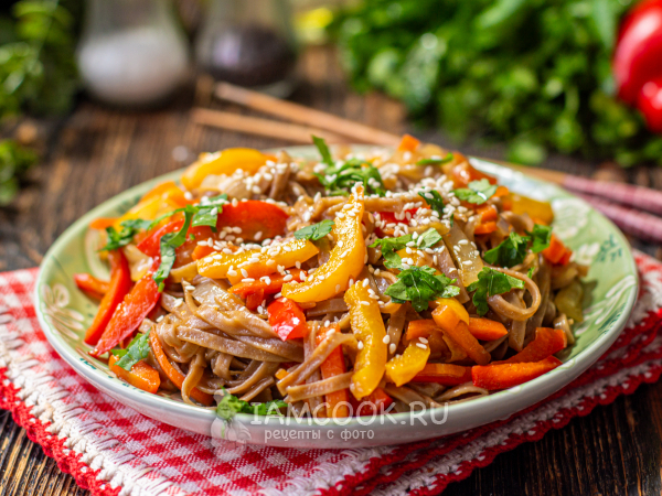 Гречневая лапша с перцем болгарским, рецепт с фото