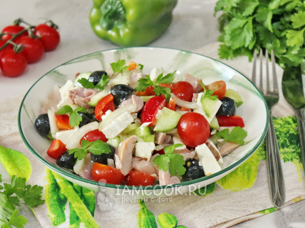 Греческий салат с копченой курицей, рецепт с фото
