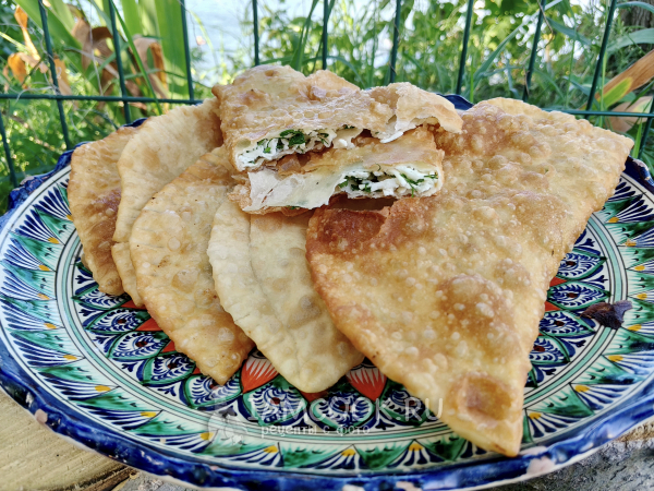 Чебуреки с адыгейским сыром, рецепт с фото