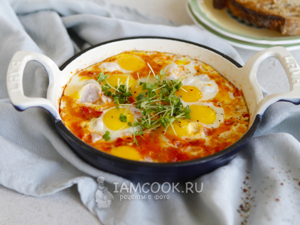 Шакшука с перепелиными яйцами, рецепт с фото