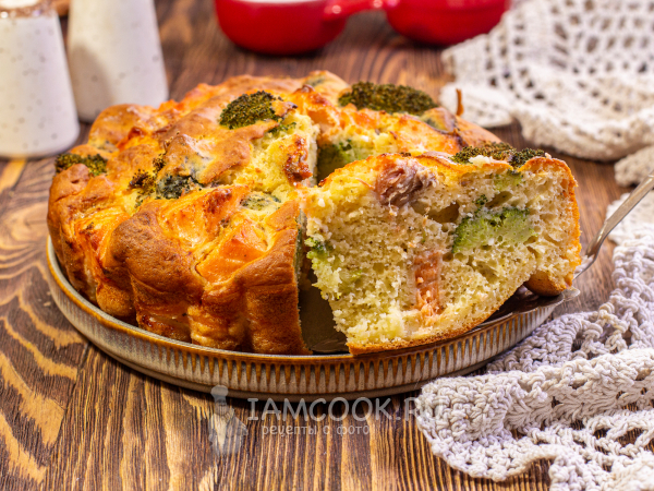 Заливной пирог с брокколи и рыбой, рецепт с фото