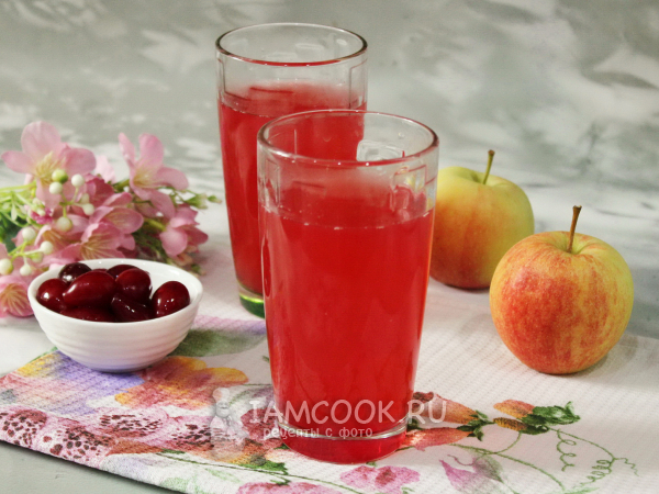 Компот из яблок и кизила в кастрюле, рецепт с фото