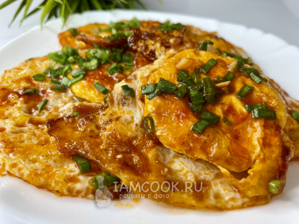 Вареная яичница, рецепт с фото