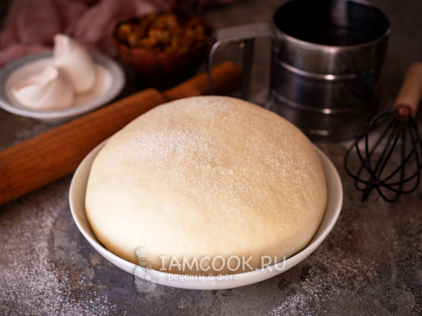 Дрожжевое тесто на сметане для булочек, рецепт с фото