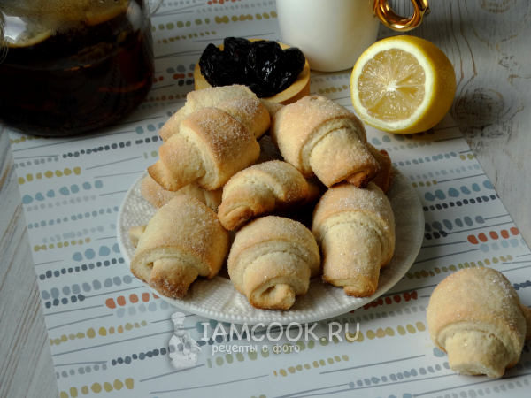 Рогалики с черносливом, рецепт с фото