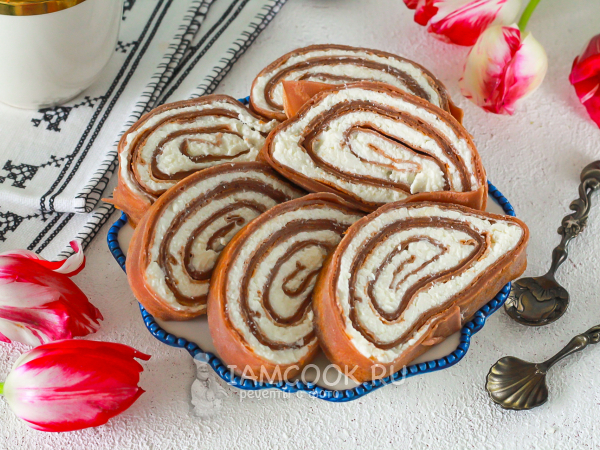 Шоколадный блинный рулет, рецепт с фото