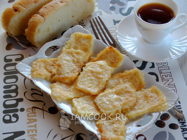 Жареный сыр в яйце на сковороде, рецепт с фото