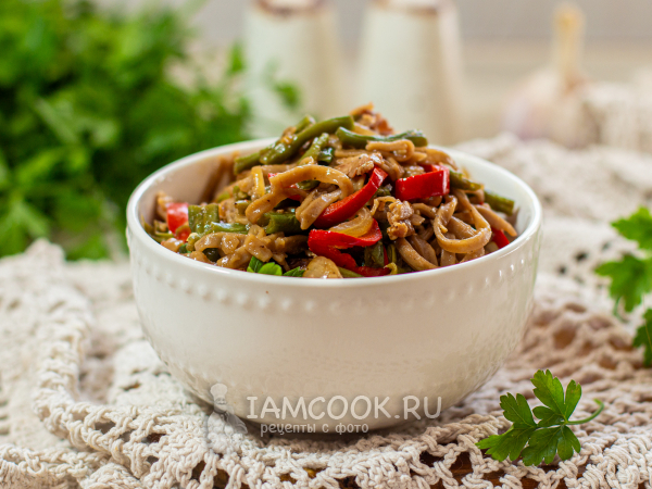 Гречневая лапша с беконом, рецепт с фото