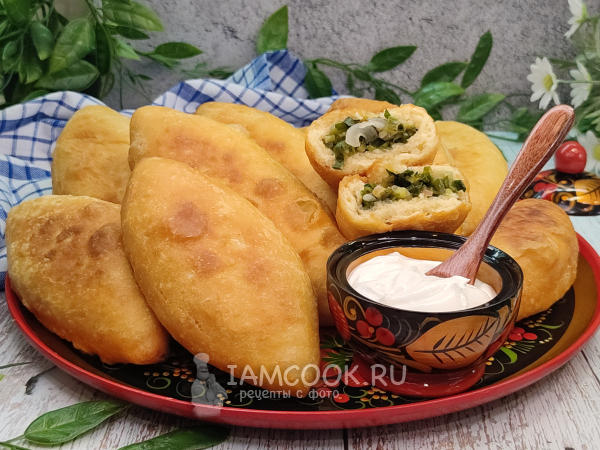 Пирожки с луком и черемшой, рецепт с фото