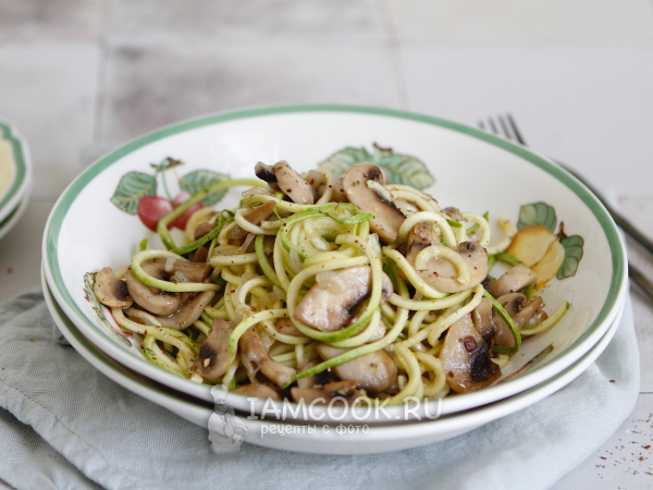 Спагетти из кабачков с грибами, рецепт с фото