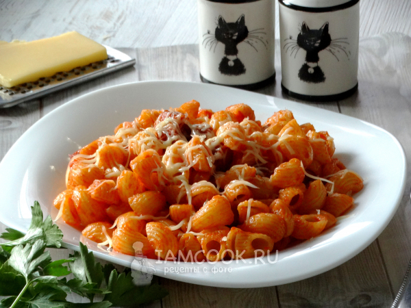 Макароны с копчеными колбасками, рецепт с фото