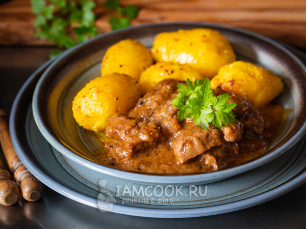 Говядина в сливочном масле с луком, рецепт с фото