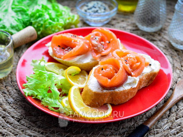 Кростини с лососем, рецепт с фото
