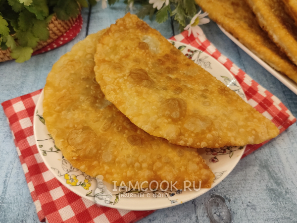 Чебуреки с квашеной капустой, рецепт с фото