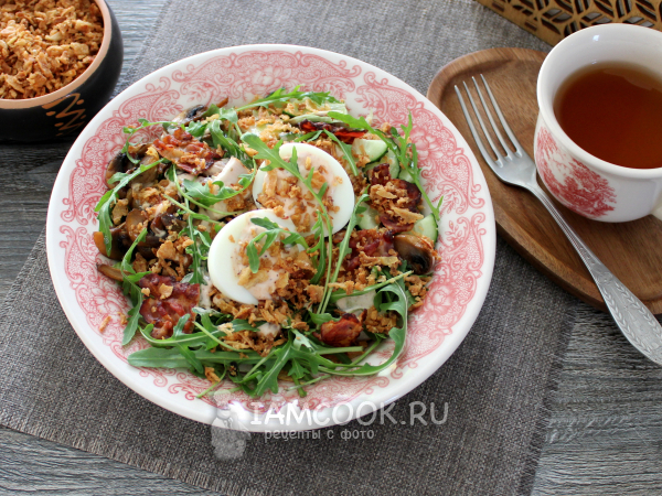 Салат с луком фри и курицей, рецепт с фото