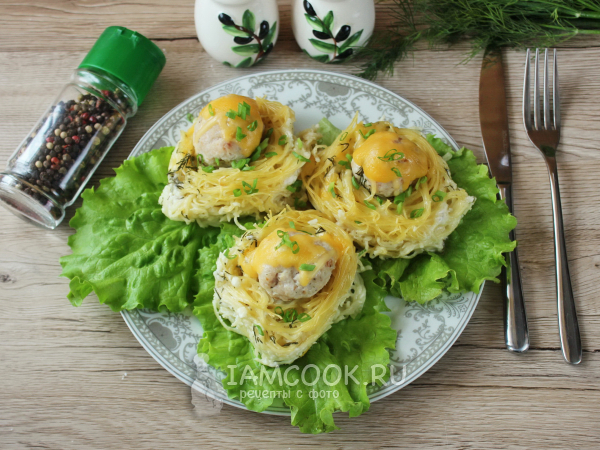 Фрикадельки с гнездами в духовке, рецепт с фото