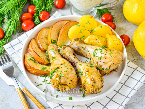 Курица с айвой и картошкой в духовке, рецепт с фото