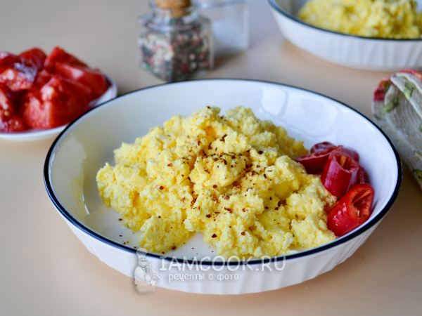Скрэмбл с творогом, рецепт с фото