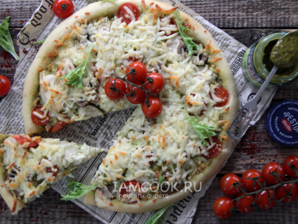 Пицца с соусом песто и курицей, рецепт с фото