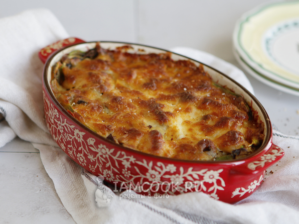 Кето киш с курицей и грибами, рецепт с фото