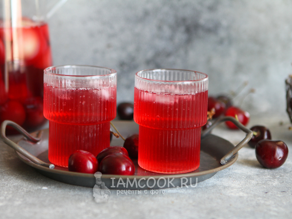 Компот из яблок и черешни, рецепт с фото