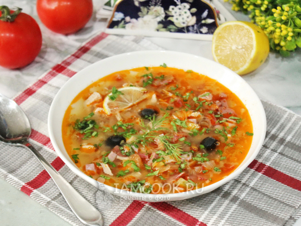 Солянка из квашеной капусты с мясом, рецепт с фото