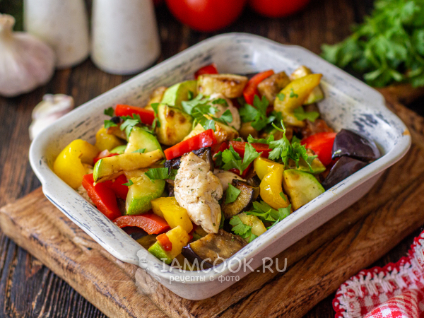 Рататуй на сковороде с курицей, рецепт с фото