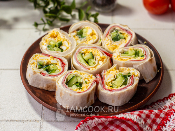 Рулет «Светофор» с крабовыми палочками, рецепт с фото