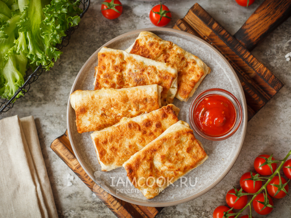 Лаваш с курицей и сыром на сковороде, рецепт с фото