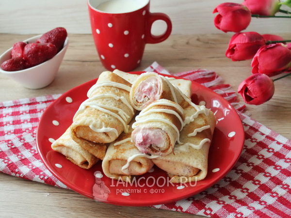 Блины с клубникой и творогом, рецепт с фото