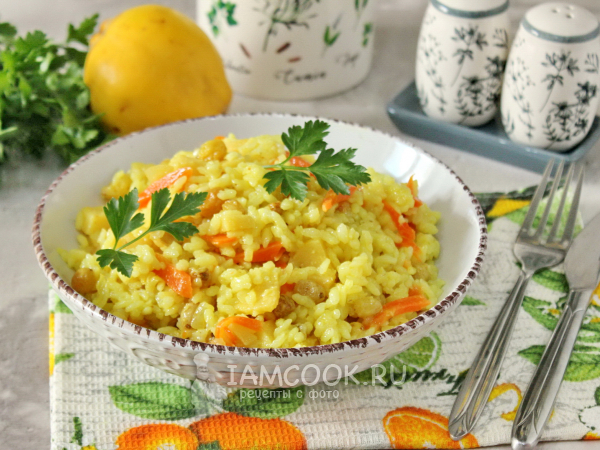 Постный плов с айвой, рецепт с фото