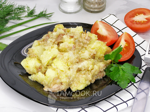 Вареная картошка с тушенкой, рецепт с фото