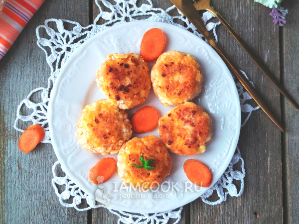Сырники с морковью и яблоком, рецепт с фото