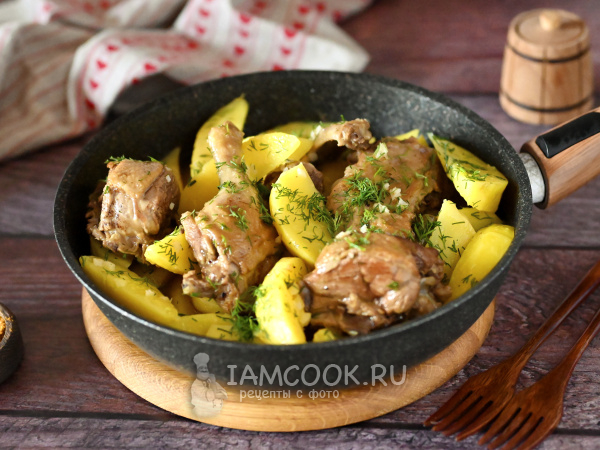 Утка с картошкой на сковороде (кусочками), рецепт с фото
