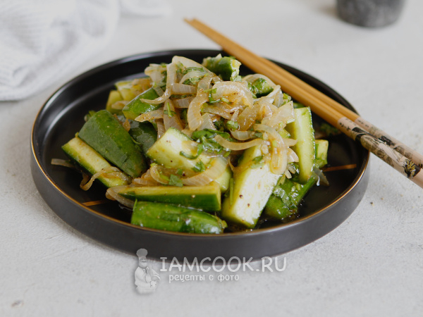 Огурцы с жареным луком, рецепт с фото