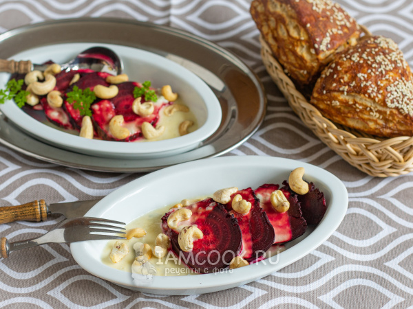 Свекла с сыром и орехами (закуска), рецепт с фото