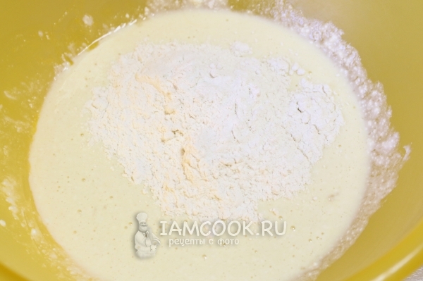 Всыпать муку