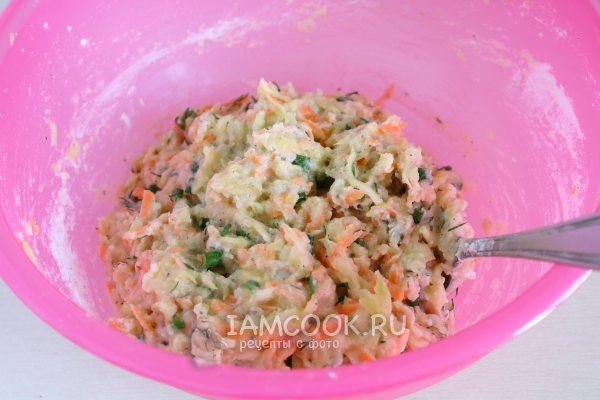 Размешать овощной фарш