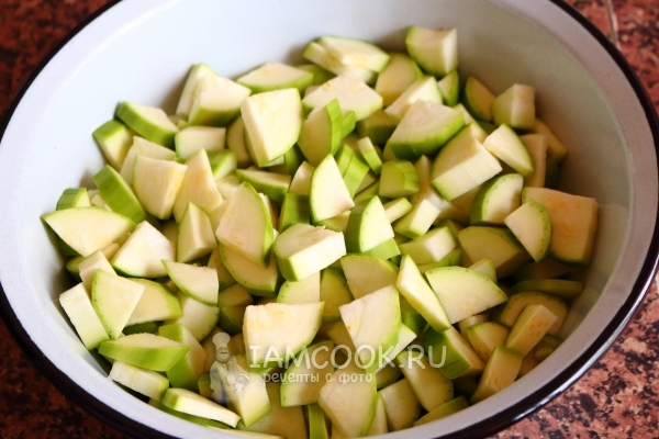 Порезать кабачки