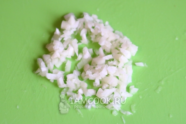 Порезать чеснок
