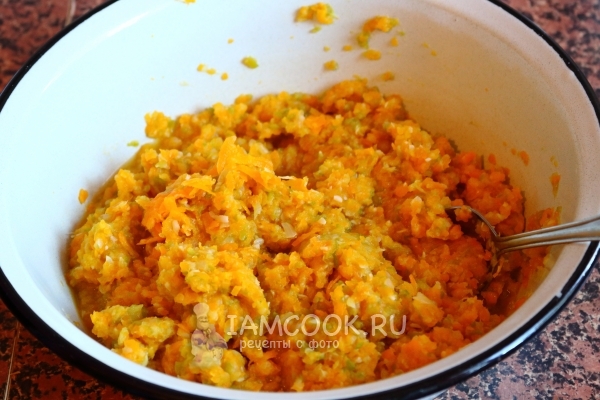 Измельчить тушенные овощи