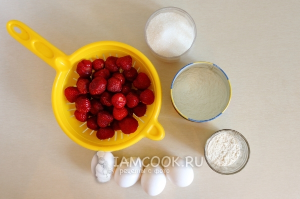 Ингредиенты для шарлотки с клубникой в духовке