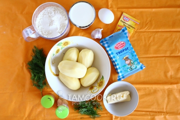 Ингредиенты для лепёшек на кефире с начинкой на сковороде