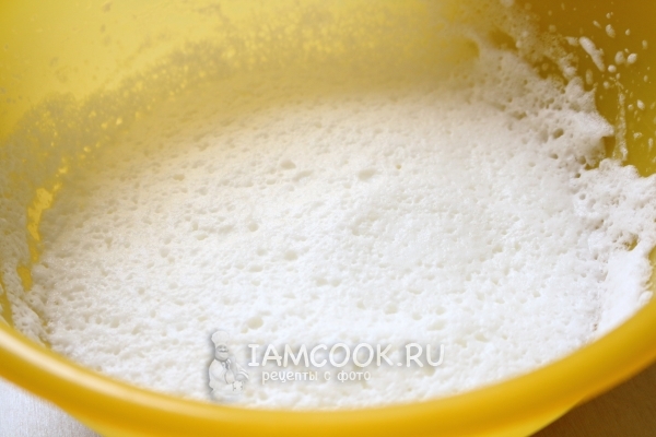 Влить молоко