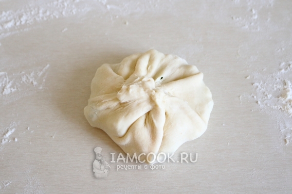 Защипить края в центре