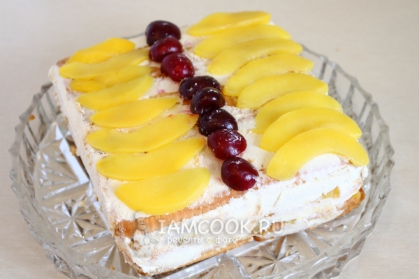 Украсить торт фруктами