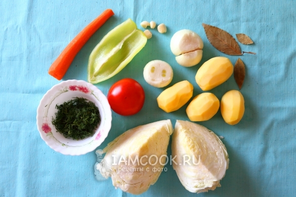 Ингредиенты для тушеной капусты с картошкой в мультиварке