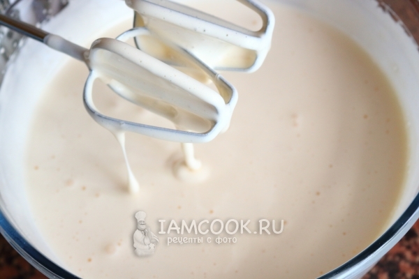 Взбить яйца с сахаром