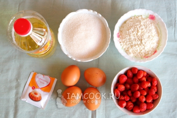Ингредиенты для бисквита с клубникой